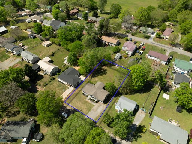912 Barnabas Street, Athens, TN 37303