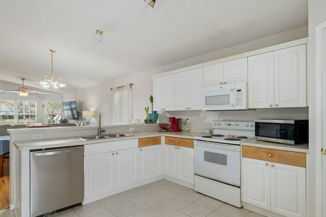 1273 Jefferyscot Drive, Crestview, FL 32536