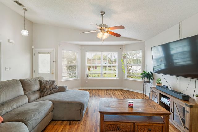 1273 Jefferyscot Drive, Crestview, FL 32536