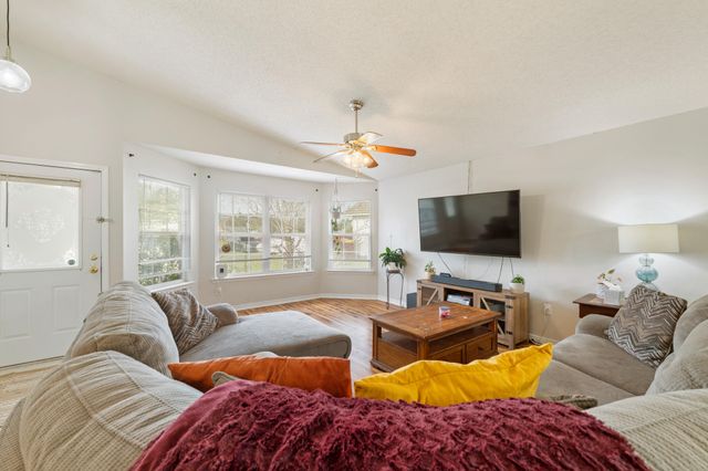 1273 Jefferyscot Drive, Crestview, FL 32536