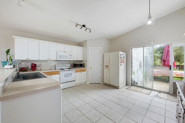 1273 Jefferyscot Drive, Crestview, FL 32536