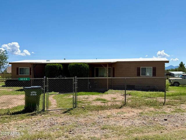 5225 S SAN FERNANDO Avenue, Sierra Vista, AZ 85650