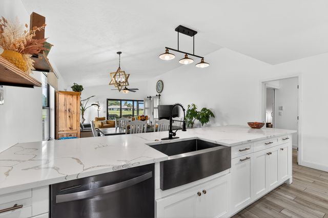 6757 SE Yorktown Drive, Hobe Sound, FL 33455