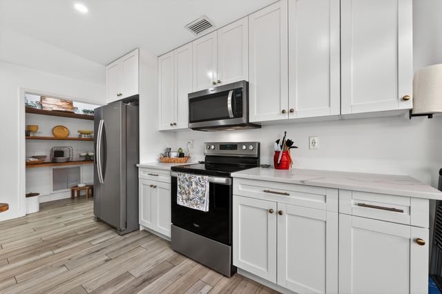 6757 SE Yorktown Drive, Hobe Sound, FL 33455