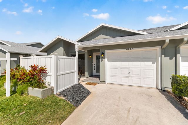 6757 SE Yorktown Drive, Hobe Sound, FL 33455