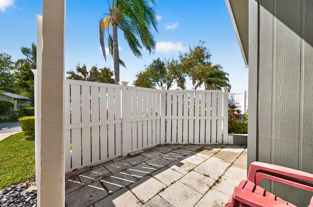 6757 SE Yorktown Drive, Hobe Sound, FL 33455