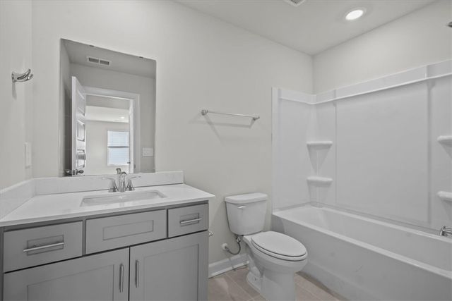 682 Cozy Bluff Road, Spartanburg, SC 29301