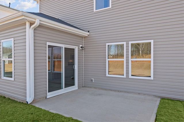 682 Cozy Bluff Road, Spartanburg, SC 29301