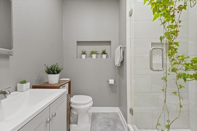 708 Blaylock Drive, Dallas, TX 75203