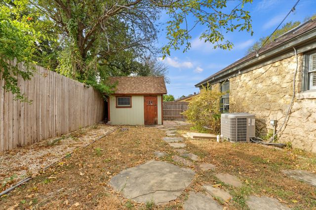 708 Blaylock Drive, Dallas, TX 75203