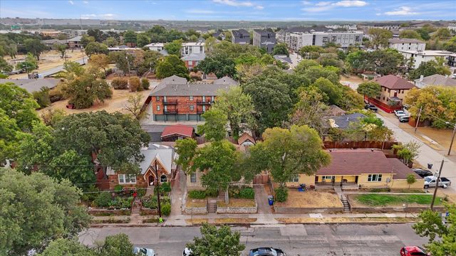 708 Blaylock Drive, Dallas, TX 75203