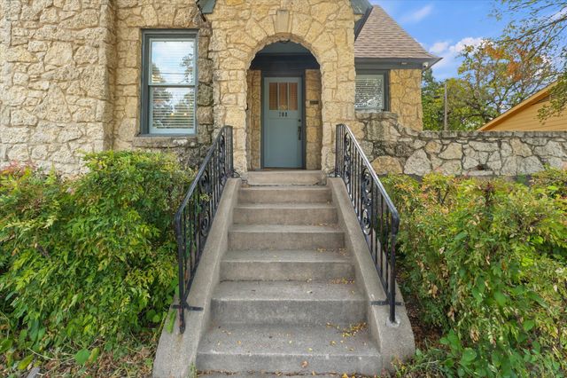 708 Blaylock Drive, Dallas, TX 75203