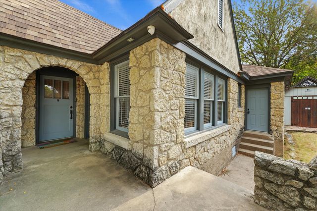 708 Blaylock Drive, Dallas, TX 75203