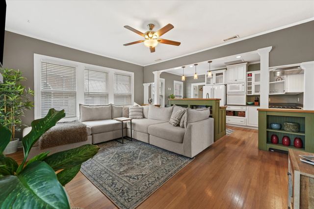 708 Blaylock Drive, Dallas, TX 75203