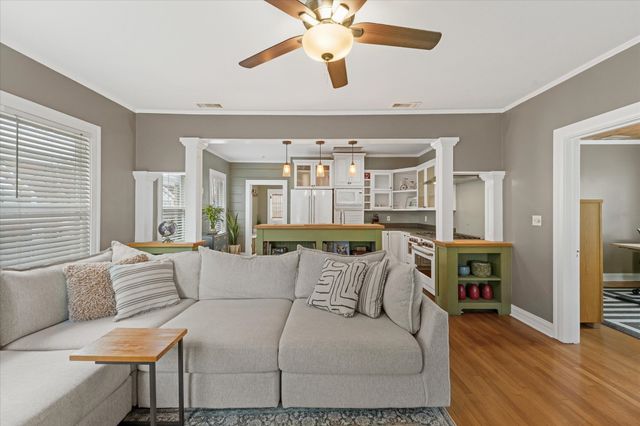 708 Blaylock Drive, Dallas, TX 75203