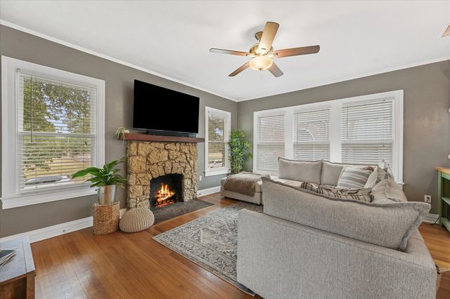 708 Blaylock Drive, Dallas, TX 75203