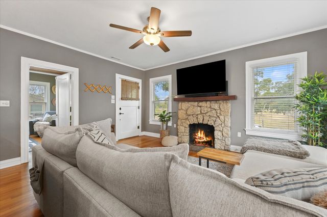 708 Blaylock Drive, Dallas, TX 75203