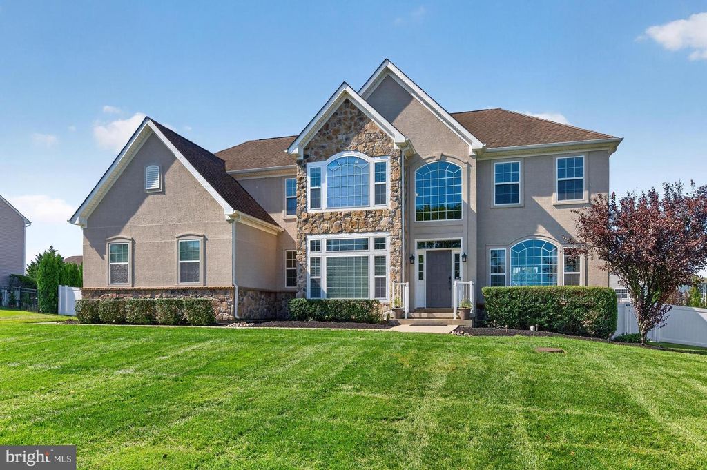 51 PROVIDENCE RD, MICKLETON, NJ 08056 — exterior