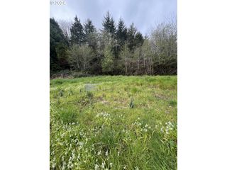 93746 LORAIN Ln, Coos Bay, OR 97420