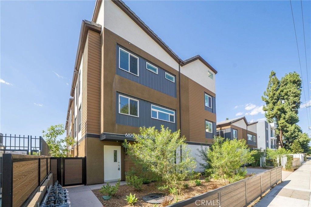 6829 N Haskell Avenue, Van Nuys, CA 91406 — photo 2