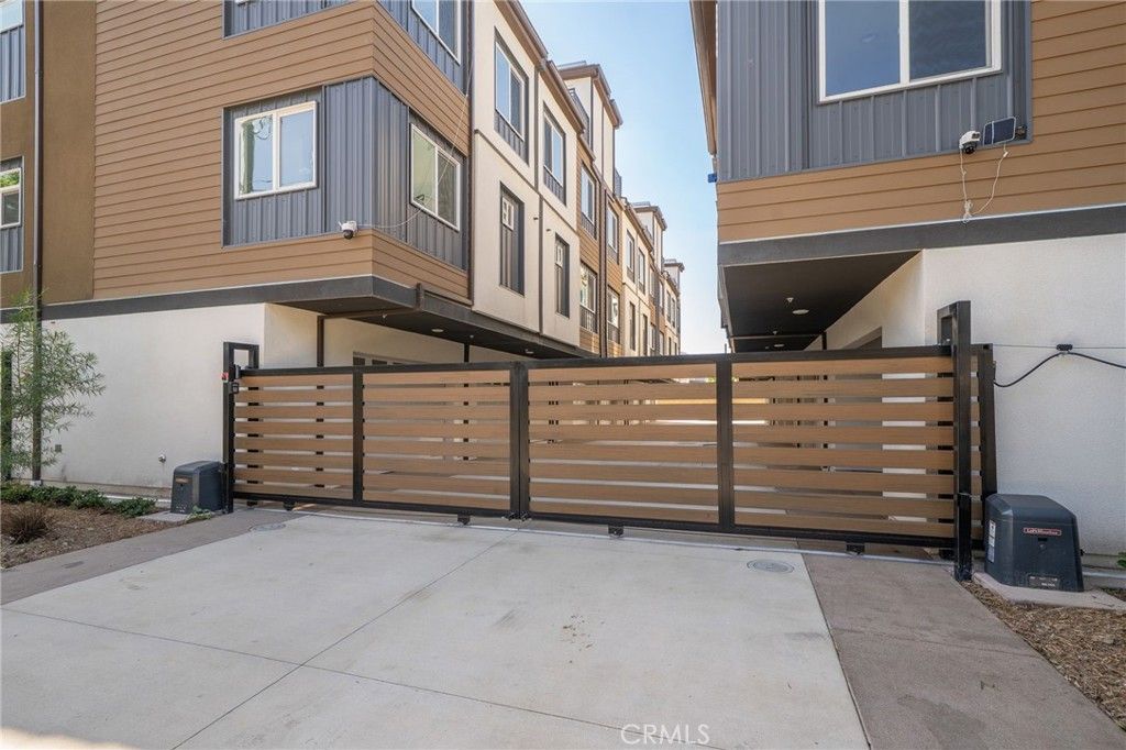 6829 N Haskell Avenue, Van Nuys, CA 91406 — photo 4