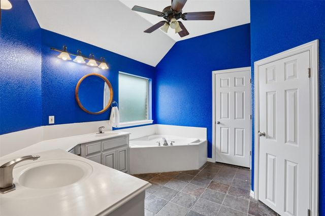 107 Clyde Drive, Aledo, TX 76008