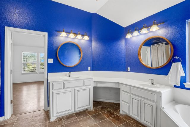 107 Clyde Drive, Aledo, TX 76008