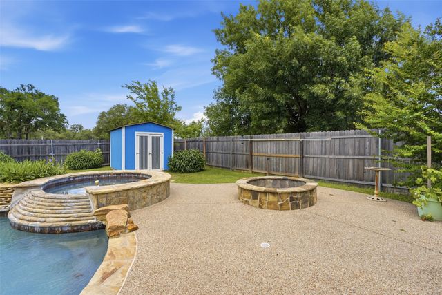 107 Clyde Drive, Aledo, TX 76008