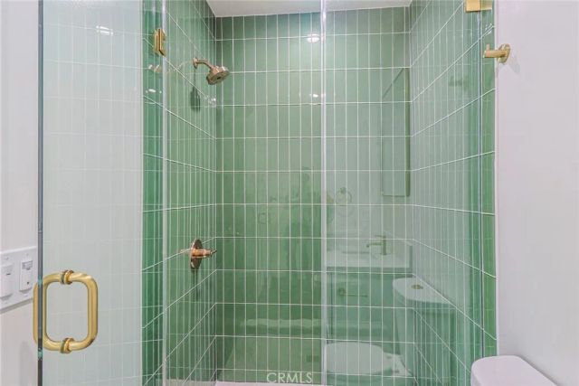 1227 June St, Hollywood, CA 90038