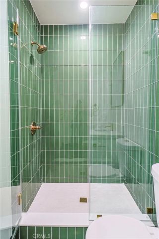 1227 June St, Hollywood, CA 90038