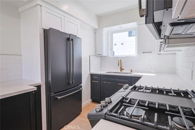 1227 June St, Hollywood, CA 90038