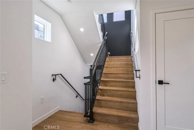 1227 June St, Hollywood, CA 90038