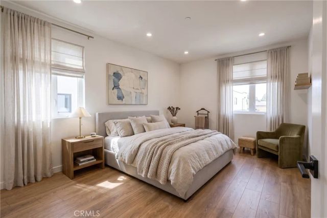 1227 June St, Hollywood, CA 90038