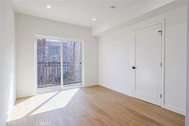 1227 June St, Hollywood, CA 90038