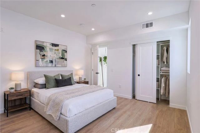 1227 June St, Hollywood, CA 90038