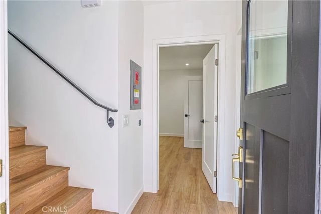 1227 June St, Hollywood, CA 90038