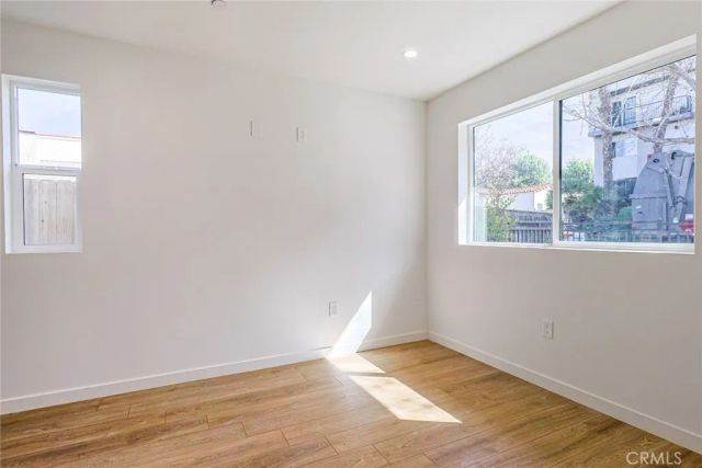 1227 June St, Hollywood, CA 90038