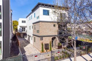 1227 June St, Hollywood, CA 90038
