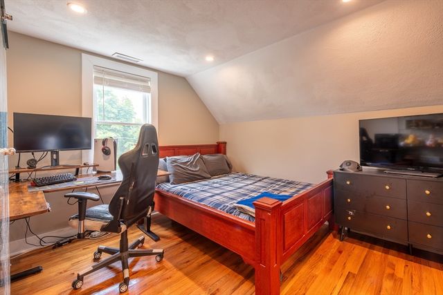 5 Ord Street Ct, Salem, MA 01970