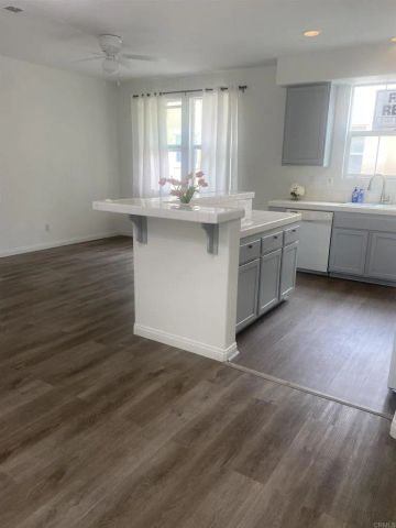 742 Mariposa Circle, National City, CA 91950