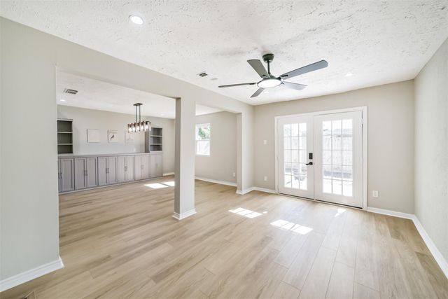 10826 Thorncliff Drive, Humble, TX 77396