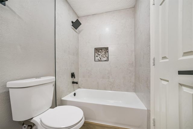 10826 Thorncliff Drive, Humble, TX 77396