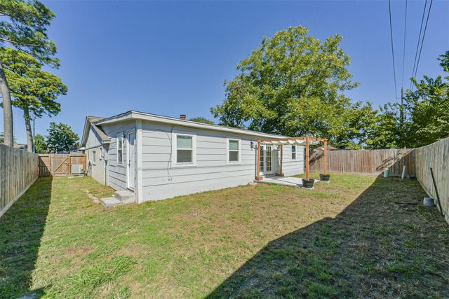 10826 Thorncliff Drive, Humble, TX 77396