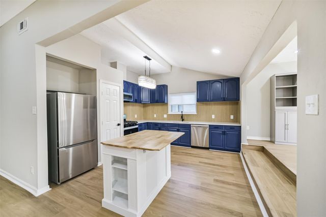 10826 Thorncliff Drive, Humble, TX 77396