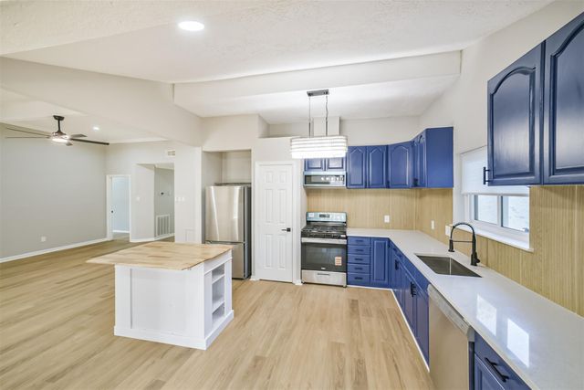 10826 Thorncliff Drive, Humble, TX 77396