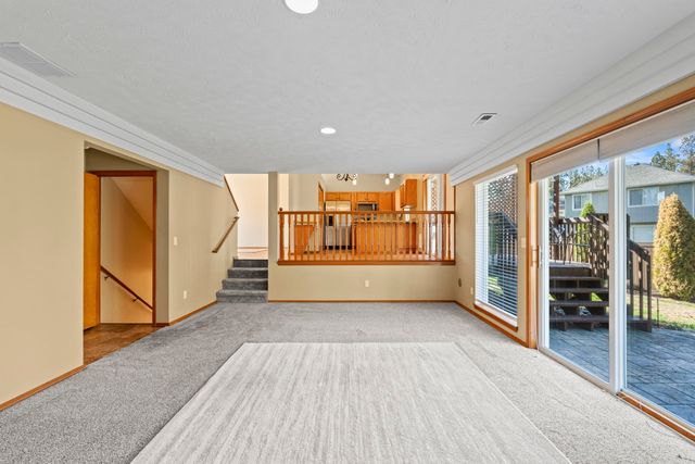 7421 W Lanzce Ct, Nine Mile Falls, WA 99026