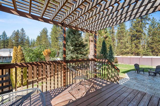 7421 W Lanzce Ct, Nine Mile Falls, WA 99026