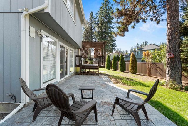 7421 W Lanzce Ct, Nine Mile Falls, WA 99026