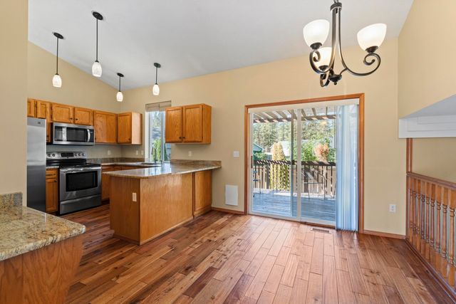 7421 W Lanzce Ct, Nine Mile Falls, WA 99026