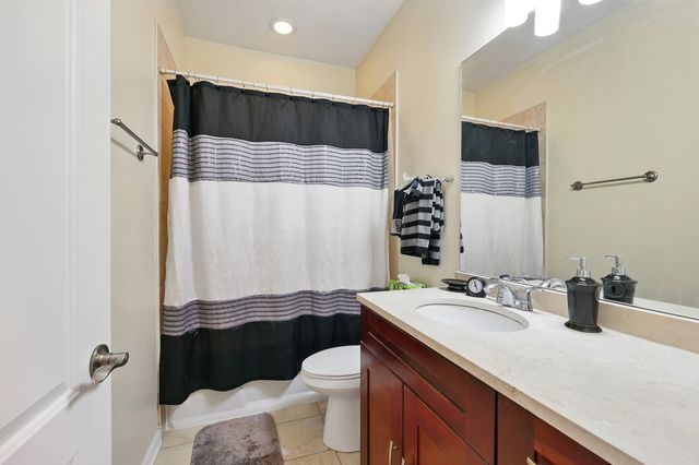 308 E 25TH Place, Chicago, IL 60616